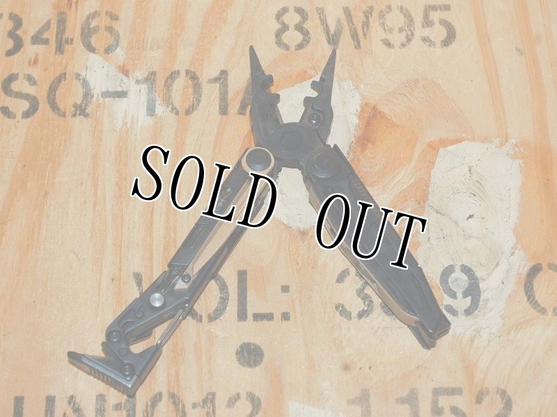 画像2: 米軍放出品 LEATHERMAN MUT  マルチツール (2)