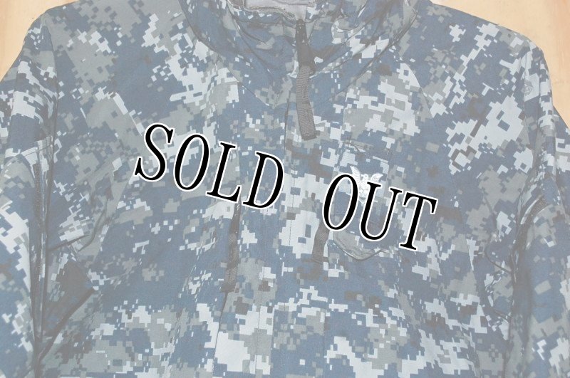 画像2: 米海軍実物　US NAVY　階級章付き　GORE-TEX　パーカー　S-XS (2)