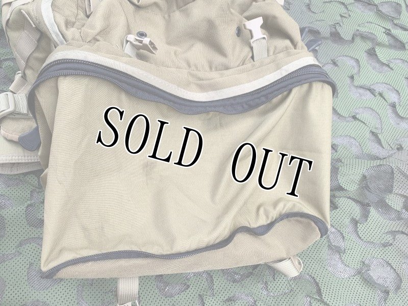 画像6: 米軍実物 S.O.Tech Medical Trauma Backpack - MPMD Coyote Brown   (6)