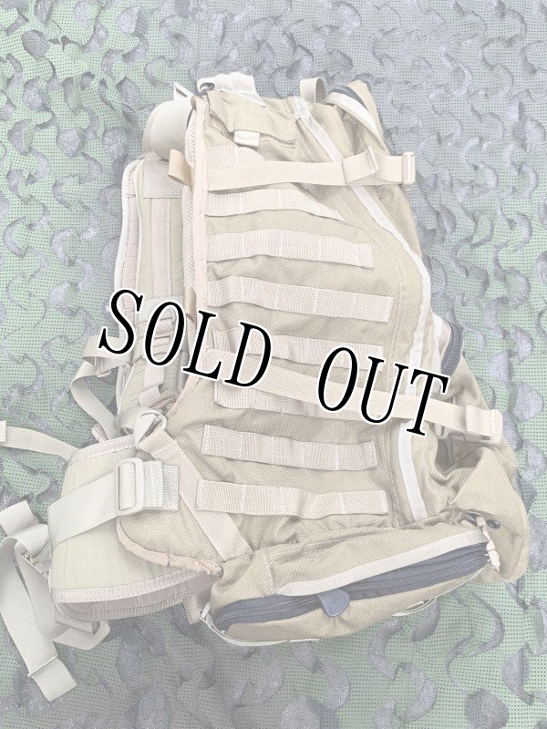 画像2: 米軍実物 S.O.Tech Medical Trauma Backpack - MPMD Coyote Brown   (2)