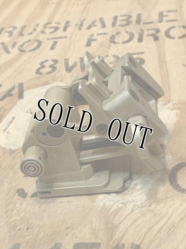 画像7: 米軍実物 NOROTOS NIGHT VISION HELMET MOUNTS (7)