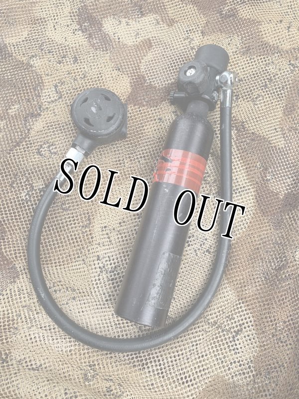 画像2: 海兵隊実物 UDT  スキューバ 非常脱出 酸素ボンベ　 (2)