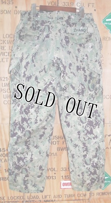 画像2: 米軍実物,US NAVY, AOR2 NUW 迷彩パンツ TYPEIII L-S (2)