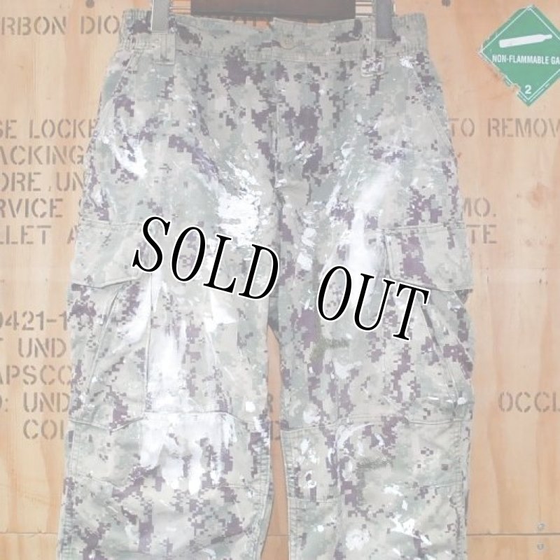 画像2: 米軍実物,US NAVY, AOR2 NUW 迷彩パンツ TYPEIII (2)