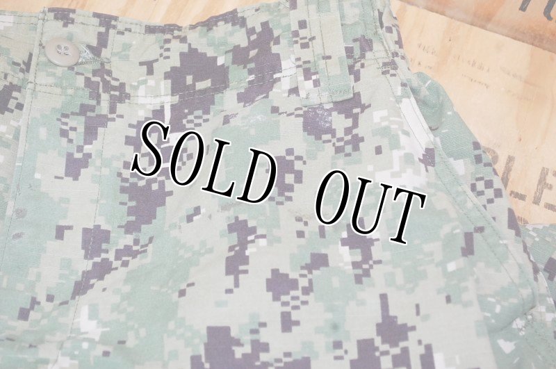 画像4: 米軍実物,US NAVY, AOR2 NUW 迷彩パンツ TYPEIII 33-XS (4)