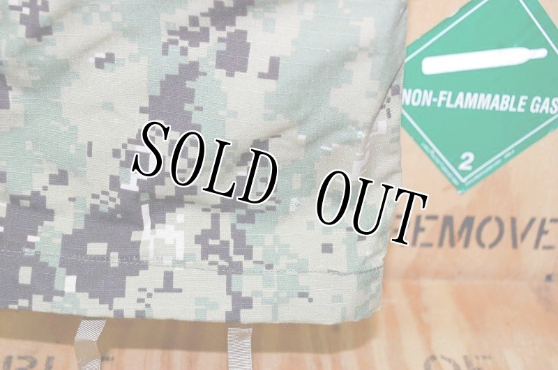 画像2: 米軍実物,US NAVY,　AOR2　NUW　迷彩パンツ　TYPEIII　L-R (2)