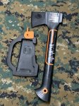 画像2: 米軍放出品 Fiskars ( フィスカース )アックス  ハチェットシース 14インチ (2)