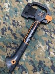 画像1: 米軍放出品 Fiskars ( フィスカース )アックス  ハチェットシース 14インチ (1)