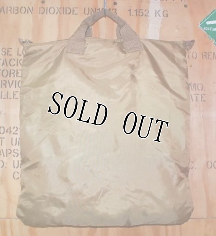 画像3: 米軍放出品,FLYING CIRCLE BAGS ヘルメットバッグ コヨーテ (3)