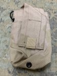 画像1: 米軍実物 デザート3C　30RD DOBLE MAGAZINE POUCH  (1)