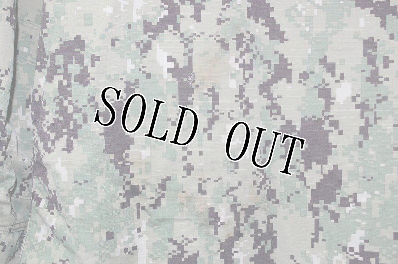 画像4: 米軍実物,US NAVY, AOR2 NUW 迷彩ジャケット TYPEIII S-S (4)