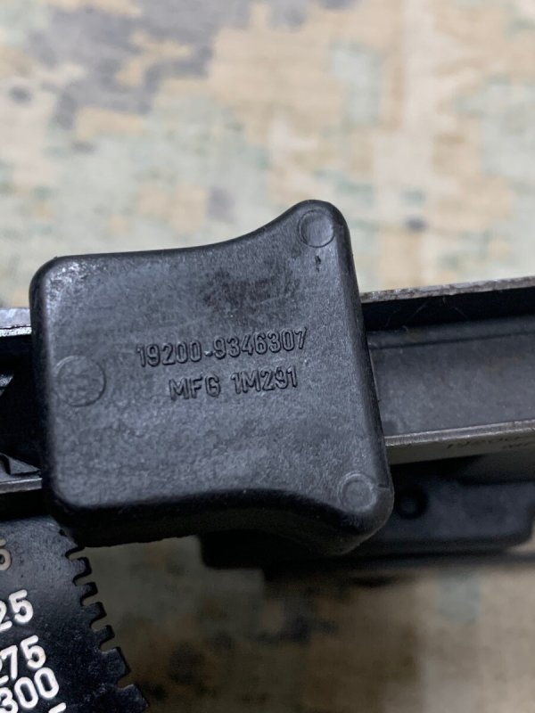 画像4: 米軍実物  G&P製 キャリングハンドル フロントサイト 　AR-15 / M16 M203 (4)