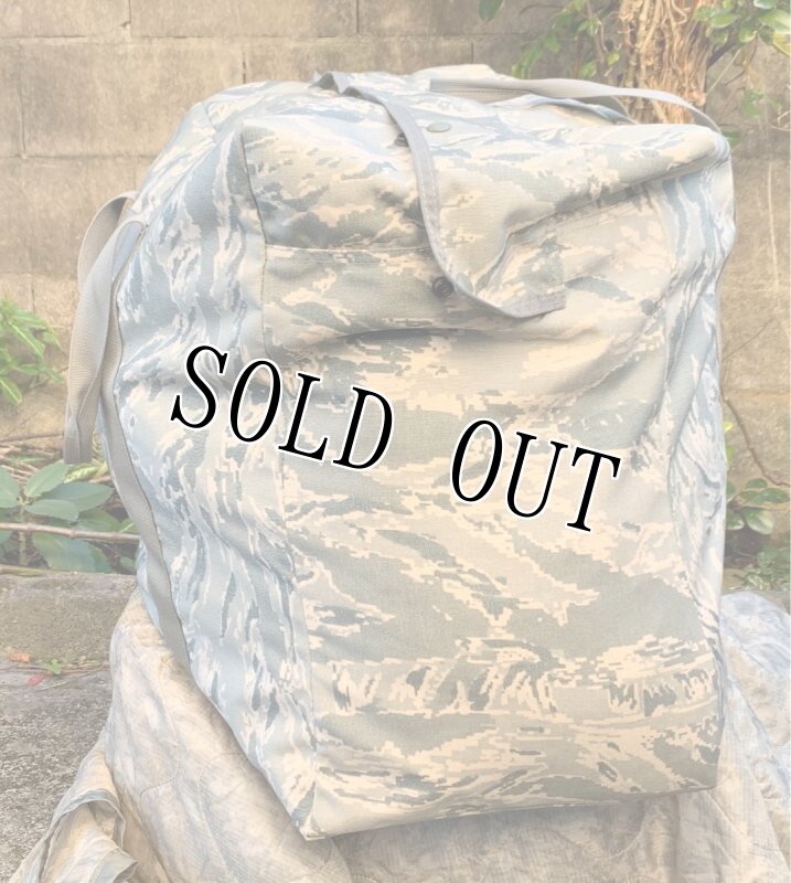 画像2: 米軍実物 ABU パラシュートキットバッグ (2)