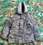 画像1: 米軍実物　DAKOTA OUTERWEAR N3B PARKA ABU 防寒着 (1)