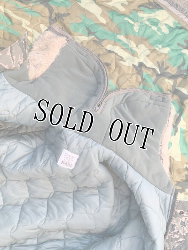 画像8: 米軍実物 DAKOTA OUTERWEAR N3B PARKA ABU 防寒着 (8)