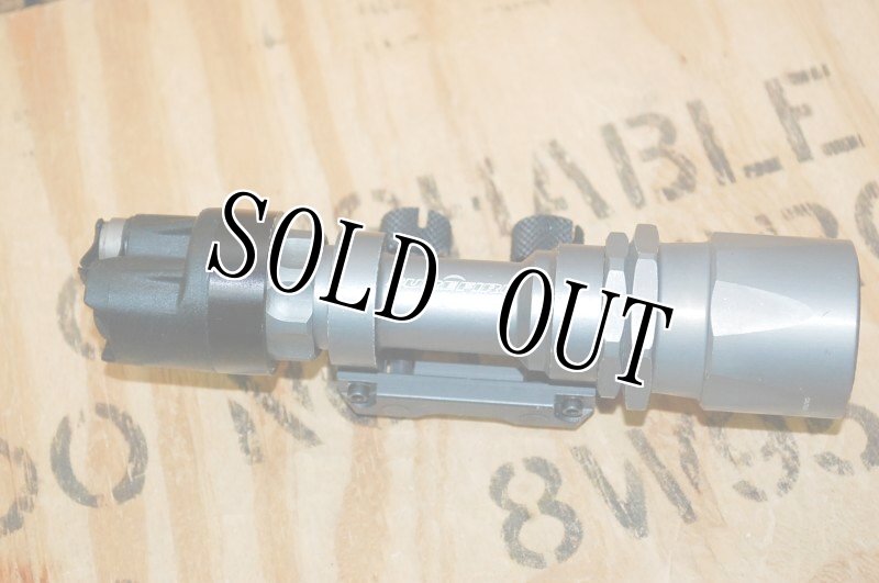 画像2: 米軍実物 SUREFIRE/M951 ウェポンライト  ピカティニーマウント  (2)