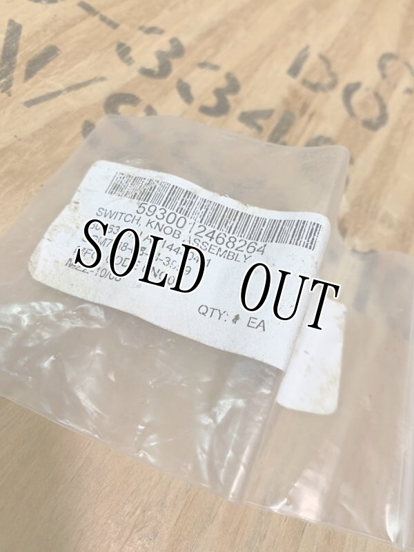 画像4: 米軍実物 PVS-14A2 ナイトビジョン バッテリーボックス スイッチ (4)