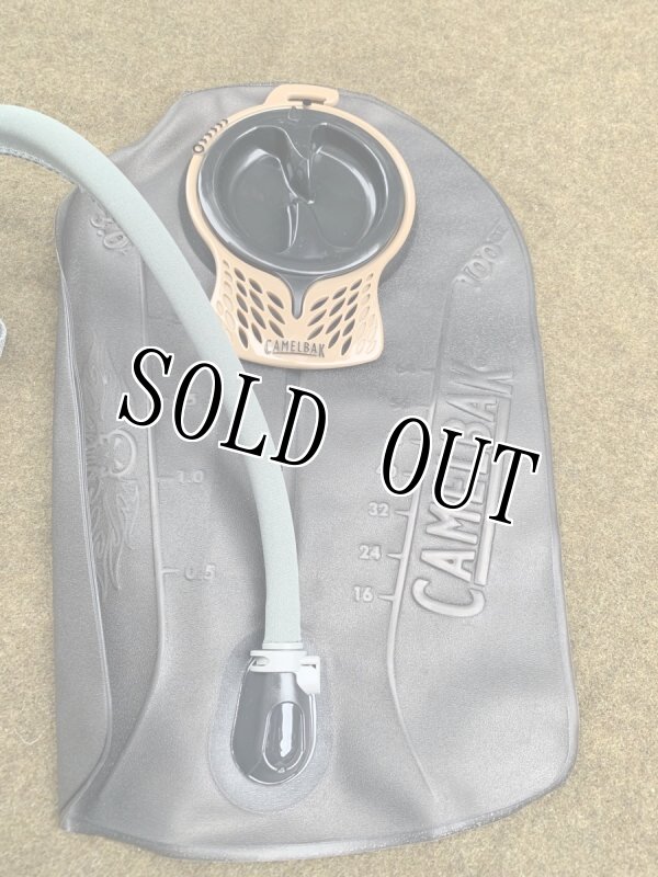 画像5: 米軍放出品 CamelBak ArmorBak 3L (100oz)   Hydration System ACU  (5)