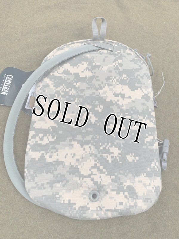 画像3: 米軍放出品 CamelBak ArmorBak 3L (100oz)   Hydration System ACU  (3)