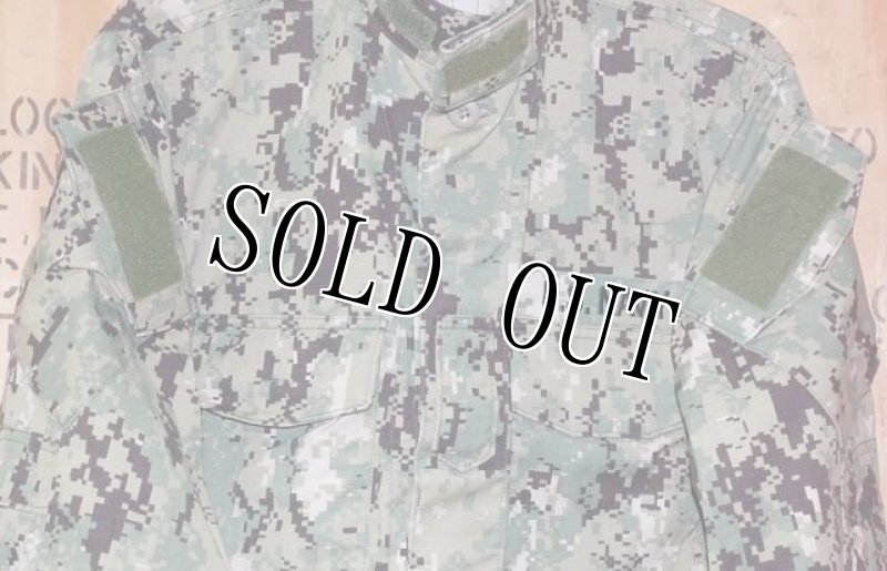 画像2: 米軍実物,US NAVY, AOR2 NUW 迷彩ジャケット TYPEIII S-R (2)