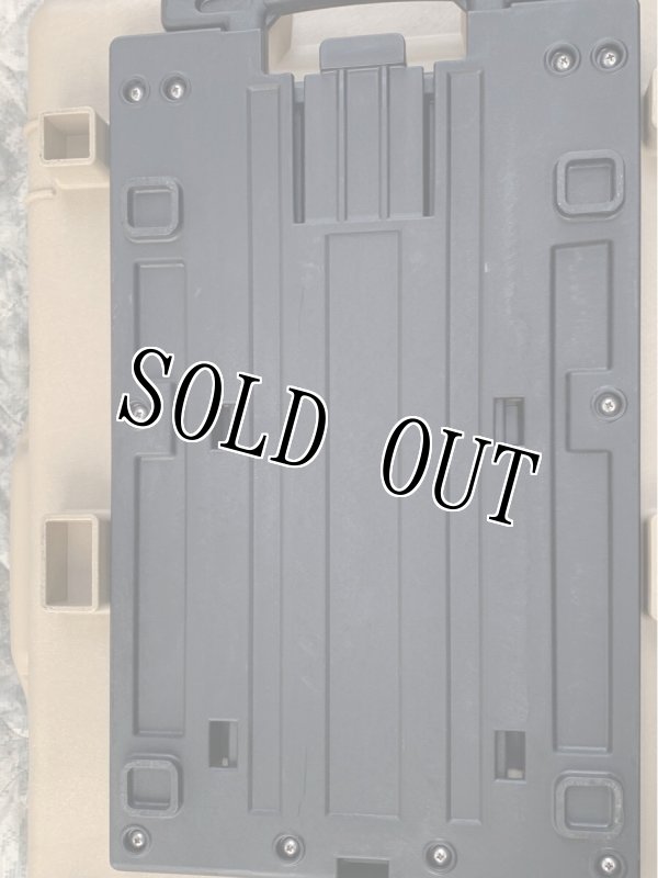 画像17: 米軍実物 PELICAN 1650 CASE  ペリカンケース ハードケース タン (17)