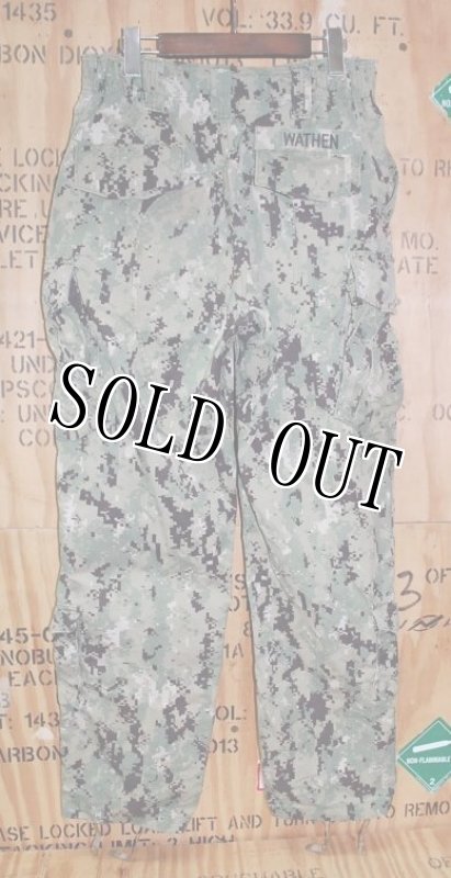 画像2: 米軍実物,US NAVY, AOR2 NUW 迷彩パンツ TYPEIII 33S (2)