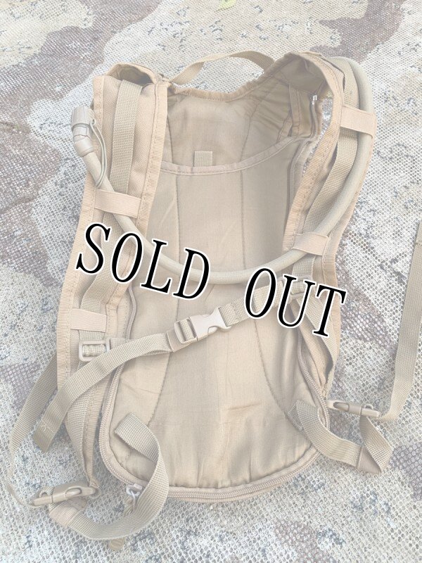 画像2: 米軍放出品 Hydrapak ハイドラパック ハイドレーション　コヨーテ (2)