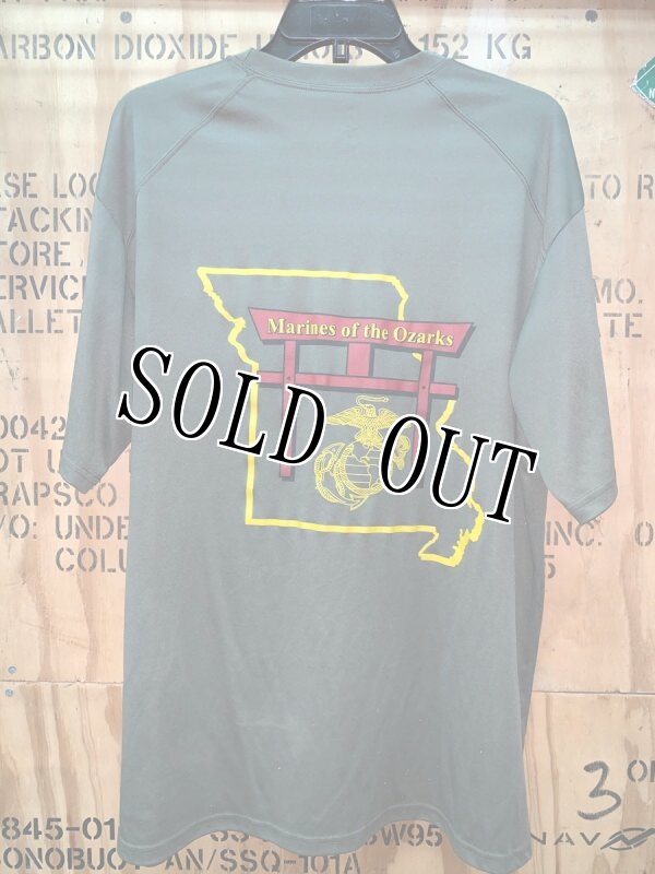 画像4: 米軍放出品　USMC MARINES OF THE OZARK　MTIC　Tシャツ　LARGE (4)
