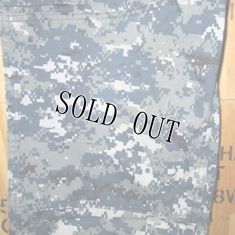 画像2: 米軍実物　US NAVY,　迷彩パンツ 　L-REGULAR (2)