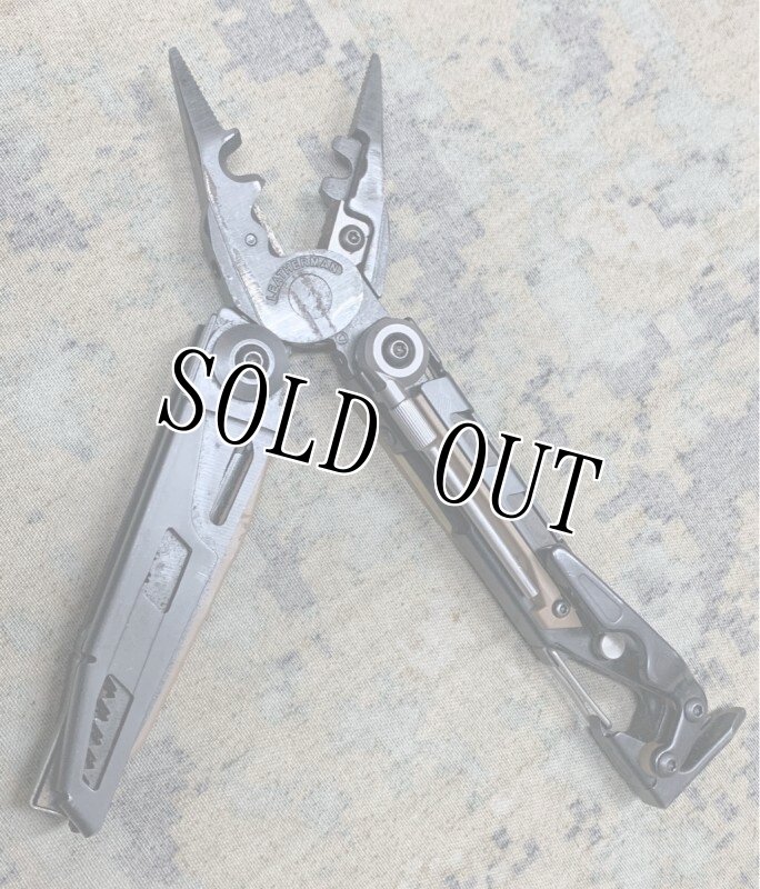 画像4: 米軍放出品 LEATHERMAN MUT  マルチツール (4)