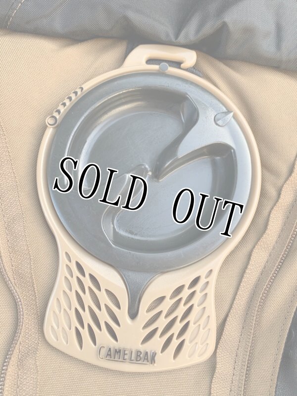 画像7: 米軍放出品 CAMELBAK ハイドレーション コヨーテ (7)