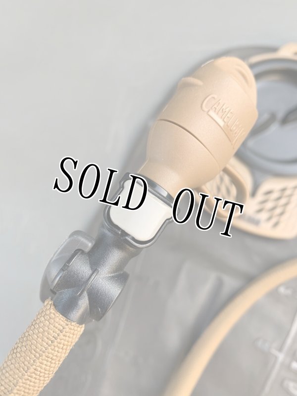 画像11: 米軍放出品 CAMELBAK ハイドレーション コヨーテ (11)