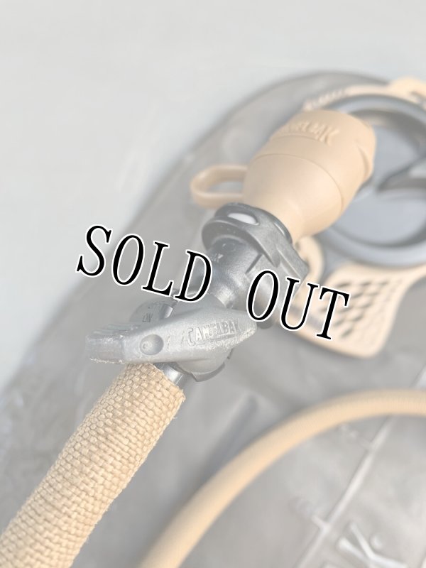 画像13: 米軍放出品 CAMELBAK ハイドレーション コヨーテ (13)