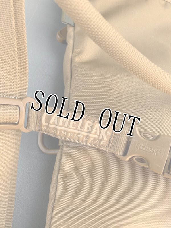 画像4: 米軍放出品 CAMELBAK ハイドレーション コヨーテ (4)