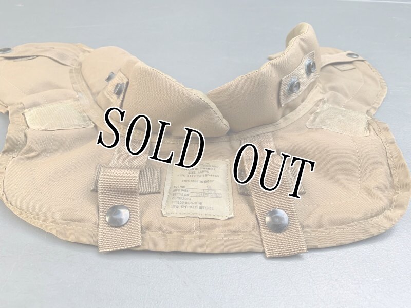 画像2: 米軍実物 コヨーテ インターセプターボディーアーマーパーツ 襟・L (2)