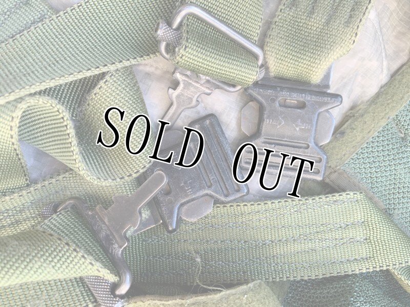 画像9: 米軍実物　CMU-33/P　サバイバルベストSURVIVAL VEST CMU-33/P22P-18 (9)