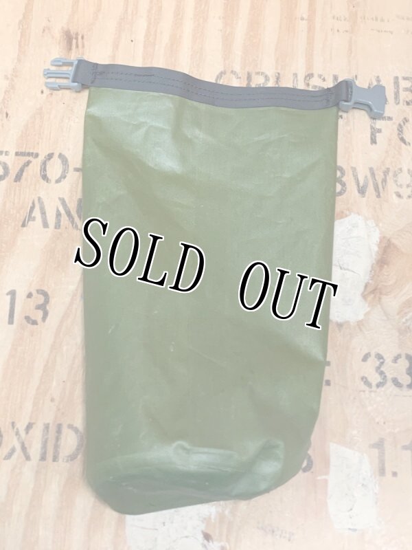 画像3: 米軍放出品 USMC    防水バッグ SEAL LINE (3)