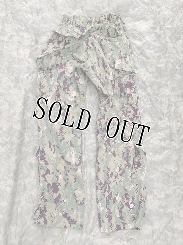 画像3: 米軍実物,US NAVY, AOR2 NUW 迷彩パンツ TYPEIII S-R (3)