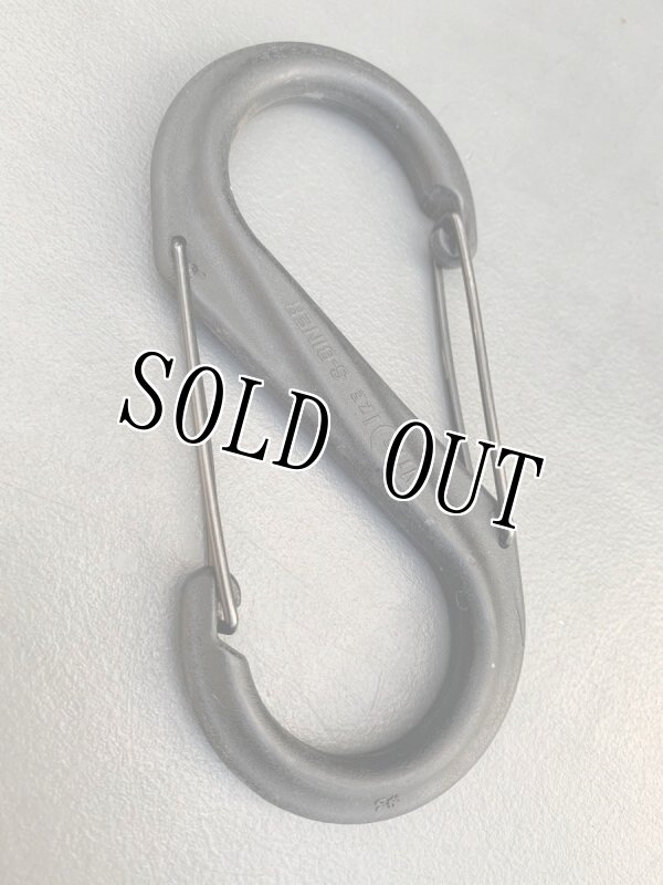 画像2: 米軍放出品　ナイトアイズ　S-Biner Plastic #6  (2)