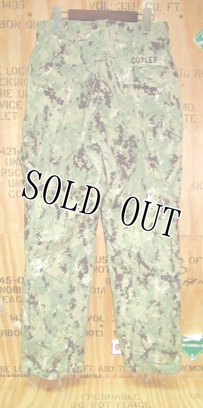 画像2: 米軍実物,US NAVY, AOR2 NUW 迷彩パンツ TYPEIII M-R (2)