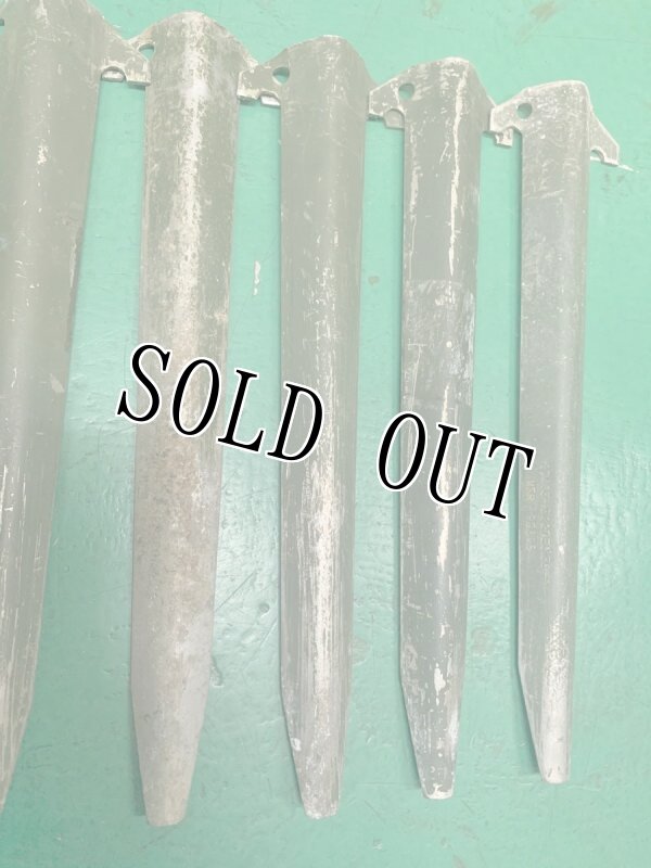 画像2: 米軍実物 テント用 ペグ 10本セット (2)