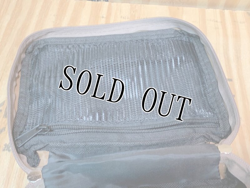 画像5: 米軍放出品 支給品 USO トラベルポーチ コヨーテ (5)