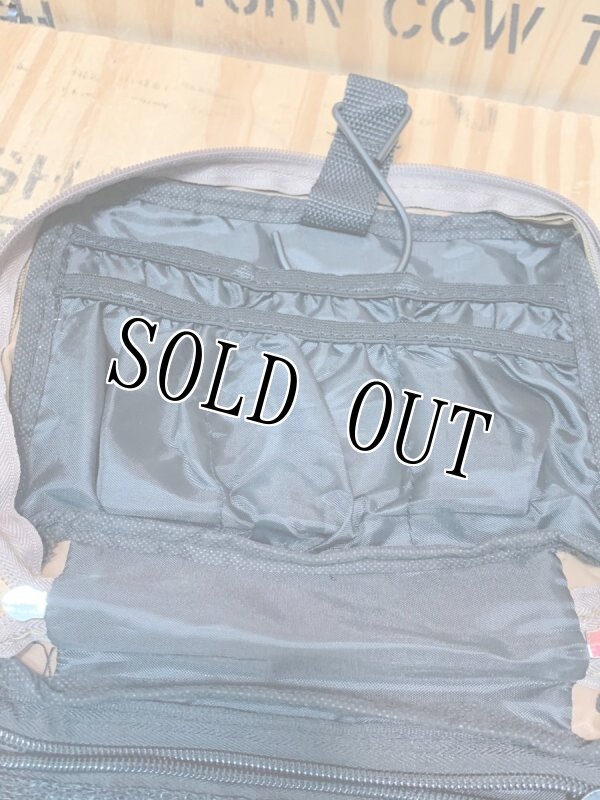 画像4: 米軍放出品 支給品 USO トラベルポーチ コヨーテ (4)