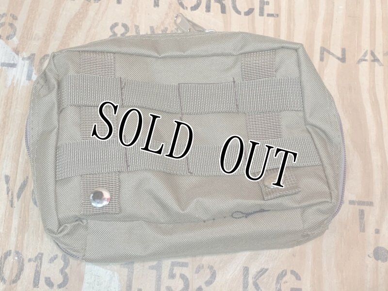 画像2: 米軍放出品 支給品 USO トラベルポーチ コヨーテ (2)