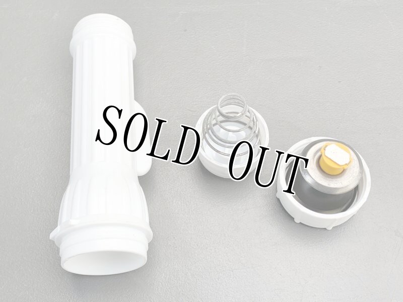 画像11: 米軍実物 Bright Star ホワイト プラスチック フラッシュ ライト (11)