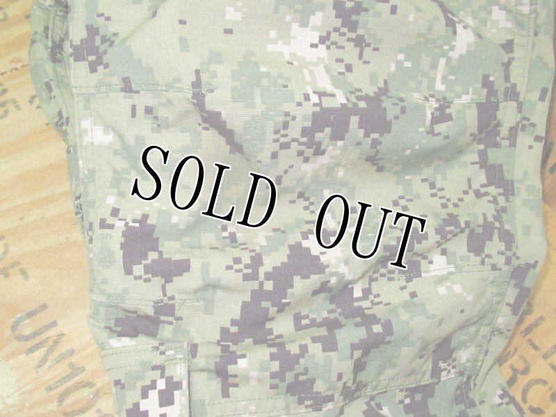 画像3: 米軍実物,US NAVY, AOR2 NUW 迷彩パンツ TYPEIII M-R (3)