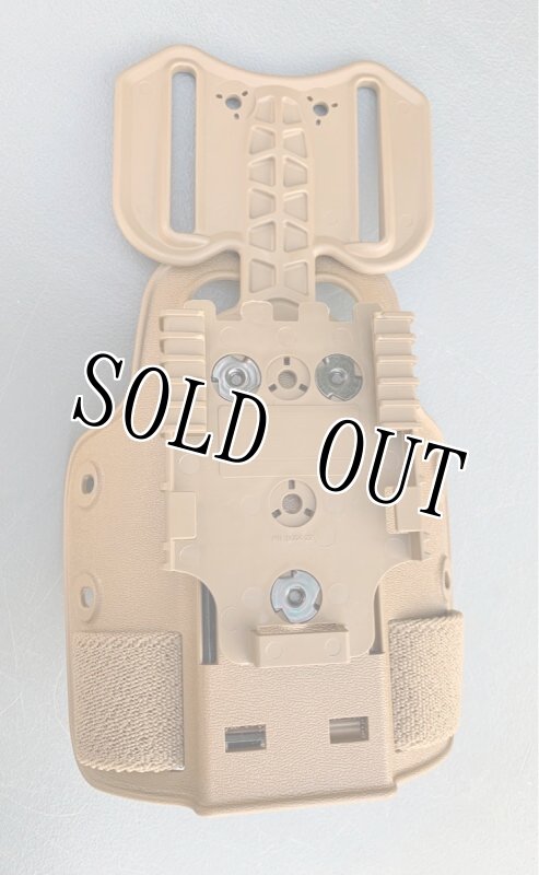 画像1: 米軍実物 SAFARILAND 6004-27 FDE LEG SHROUD    W/DROP FLEX ADAPTER QLS 22  (1)