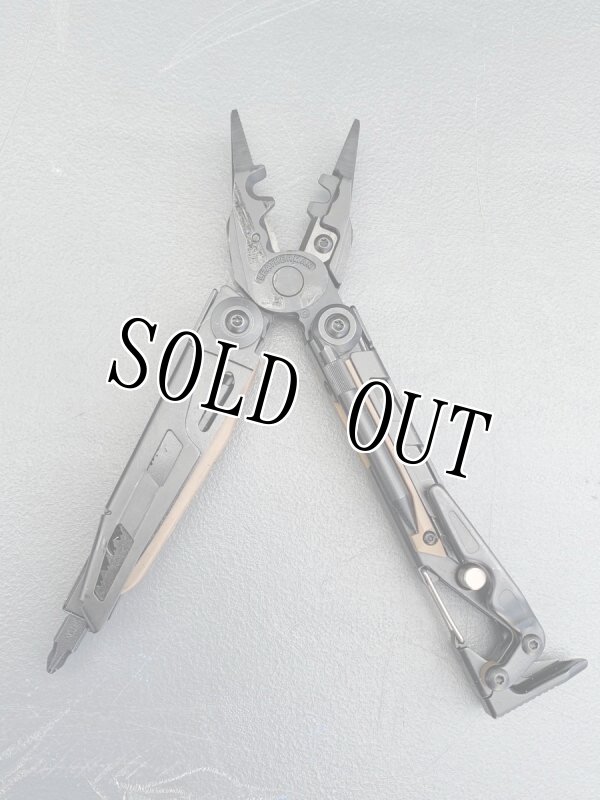 画像4: 米軍実物 官給品 LEATHERMAN MUT  マルチツール 銃器分解ツール (4)