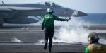 画像1: 米海軍実物 U.S. Navy Flight Deck  Jersey Green Turtleneck (1)