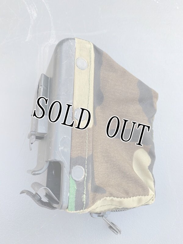 画像2: 米軍実物 M249 100ROUND MAGAZINE POUCH (2)